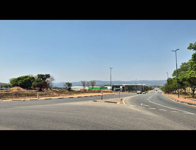 11,900M² VACANT LAND FOR SALE IN RIVERSIDE PARK